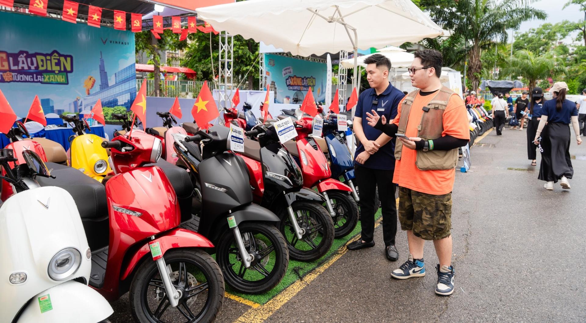 Giải mã cơn sốt Evo200 Grand Lite: Vì sao xe điện lại "lên ngôi" vào mùa tựu trường?