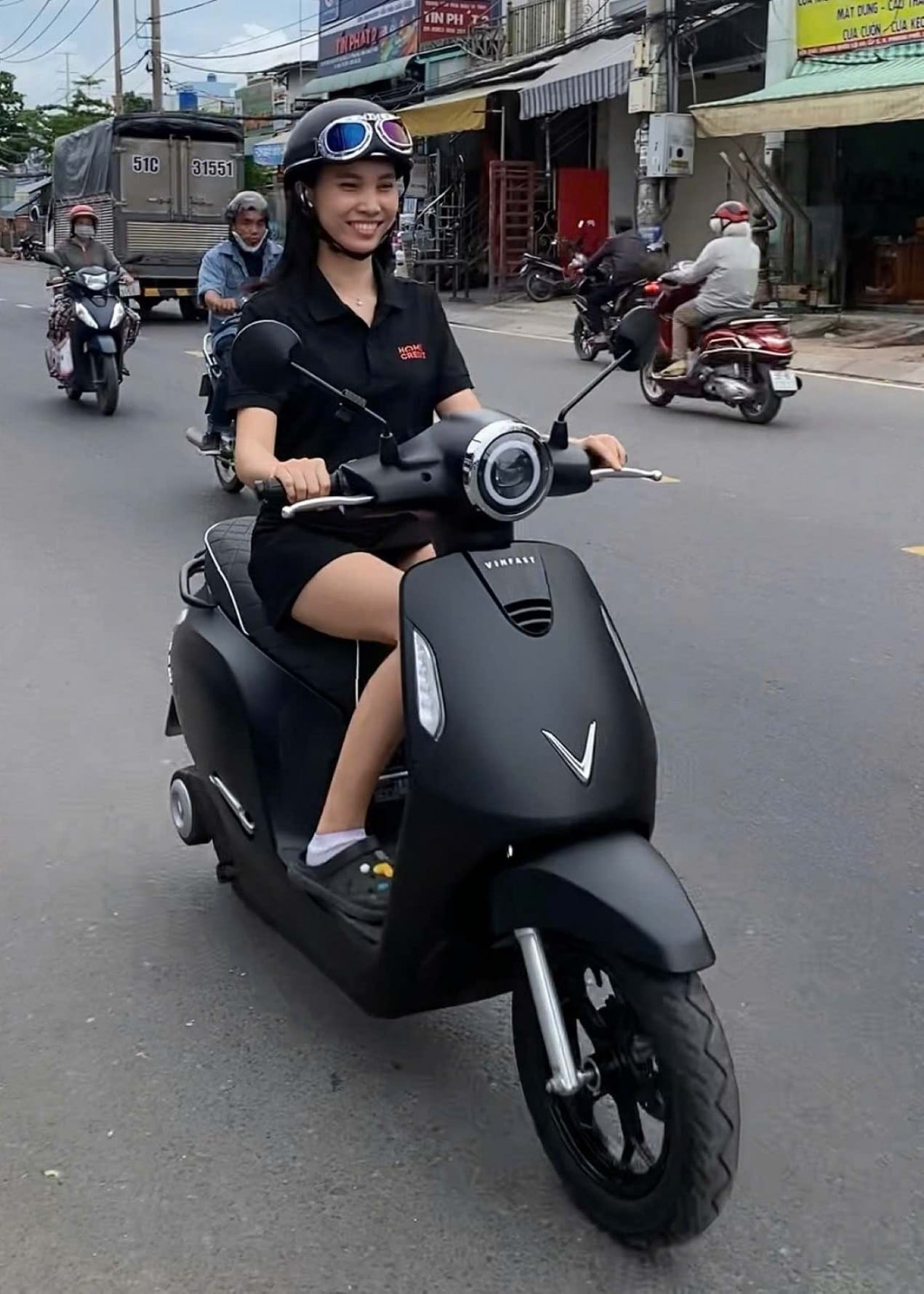 Vingroup "Mở Đường" Xe Điện Tại Hà Nội: Đề Xuất Miễn 100% Phí Trước Bạ