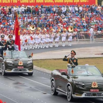 Xe điện Vinfast Việt Nam ghi dấu trong lễ diễu binh 2/9, biểu tượng cho kỷ nguyên mới